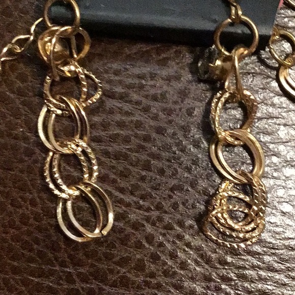 NWT, BIB NECKLACE AND EARRINGS SET. CRYSTALS ON BIB AND EARRINGS.LIGHTWEIGHT - Picture 7 of 8